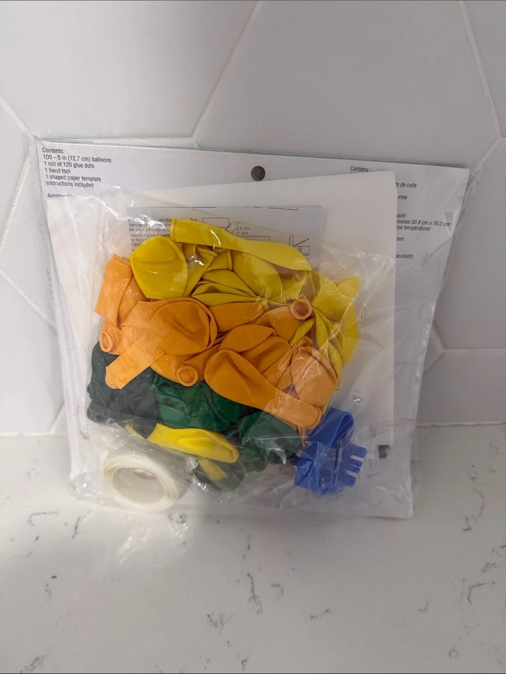 Celebrate It Pineapple Balloon Display Kit - Yellow & Dark Green